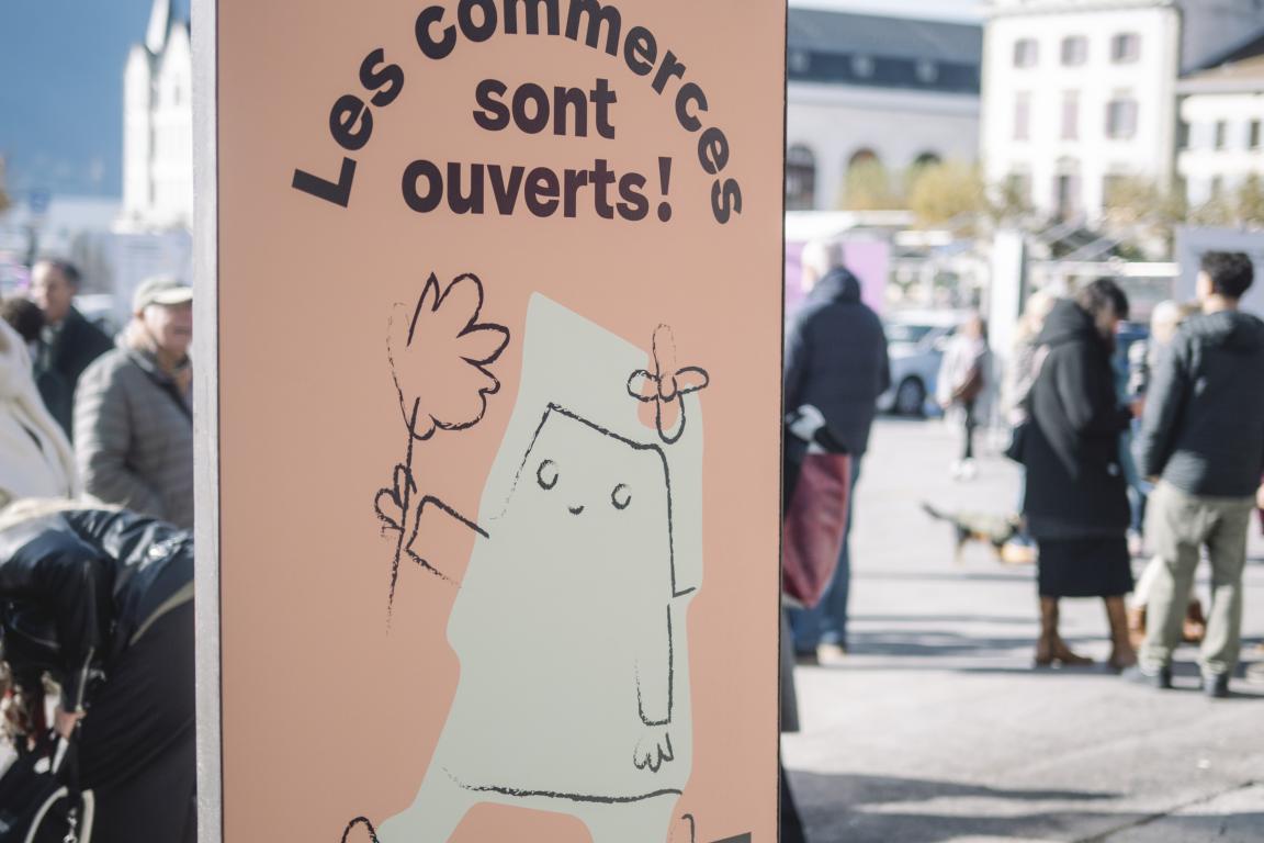 Panneau les commerces sont ouverts !